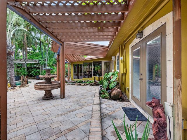 949 NE 25th Avenue, Pompano Beach, FL 33062