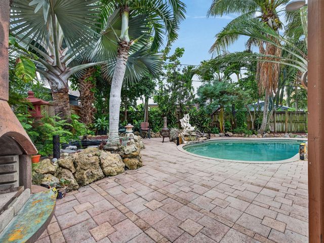 949 NE 25th Avenue, Pompano Beach, FL 33062