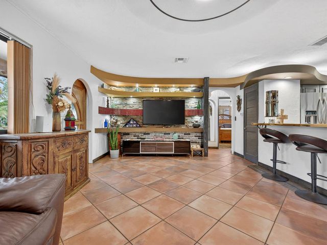 949 NE 25th Avenue, Pompano Beach, FL 33062