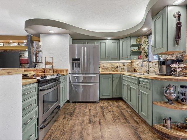 949 NE 25th Avenue, Pompano Beach, FL 33062