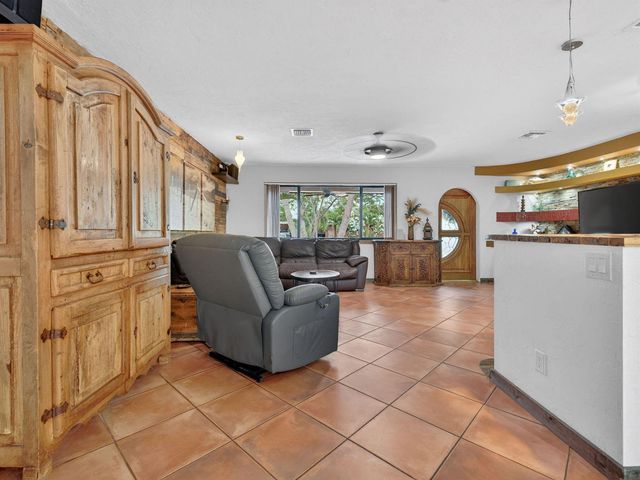 949 NE 25th Avenue, Pompano Beach, FL 33062