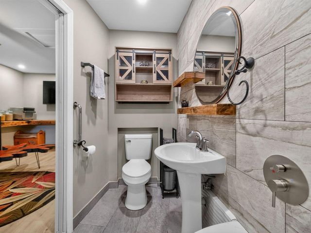 949 NE 25th Avenue, Pompano Beach, FL 33062
