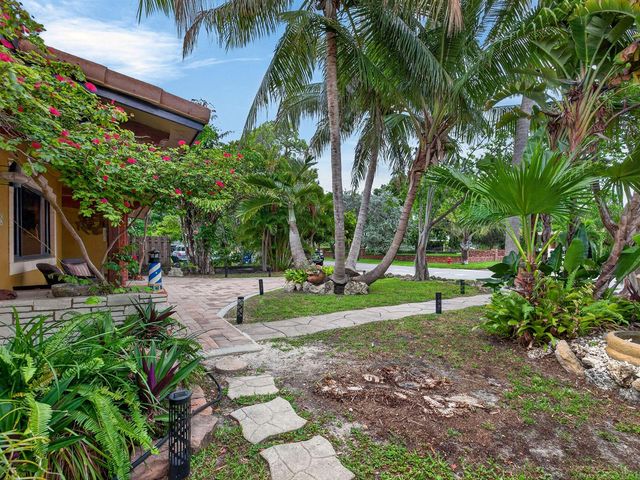 949 NE 25th Avenue, Pompano Beach, FL 33062
