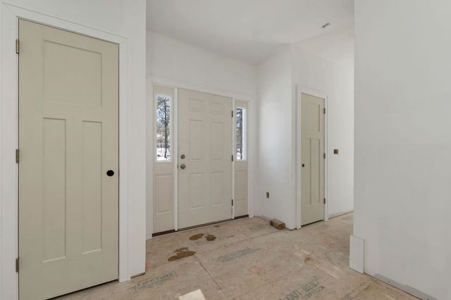 8 Wiley Hill Road, Londonderry, NH 03053