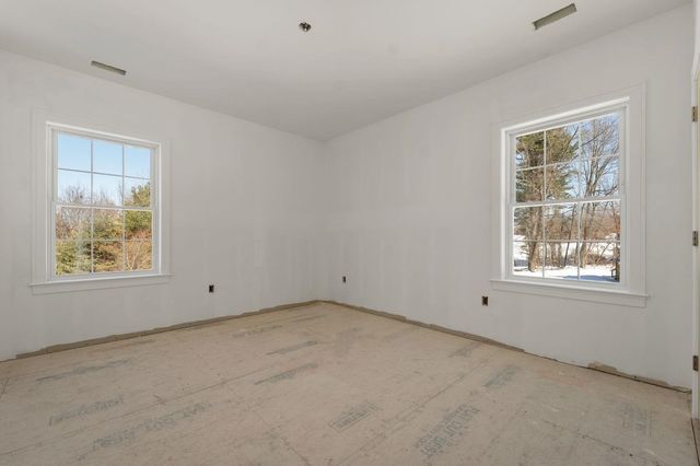 8 Wiley Hill Road, Londonderry, NH 03053