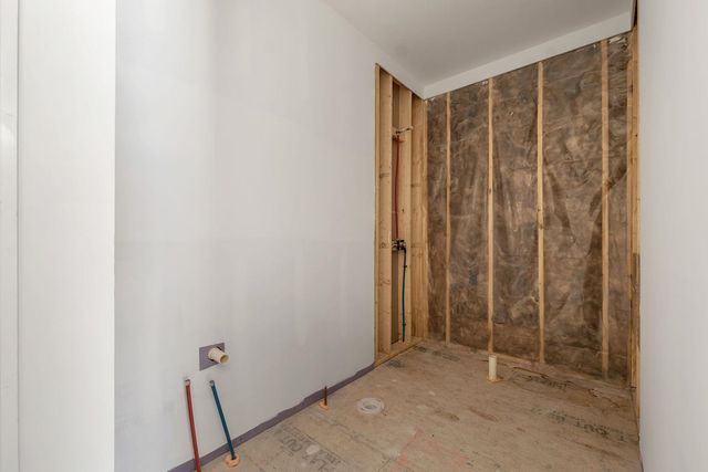 8 Wiley Hill Road, Londonderry, NH 03053