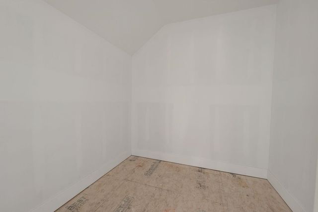 8 Wiley Hill Road, Londonderry, NH 03053