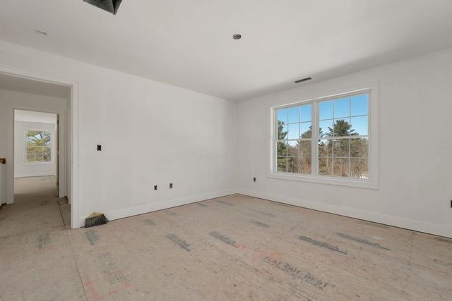 8 Wiley Hill Road, Londonderry, NH 03053