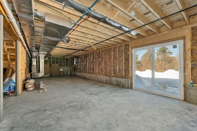 8 Wiley Hill Road, Londonderry, NH 03053