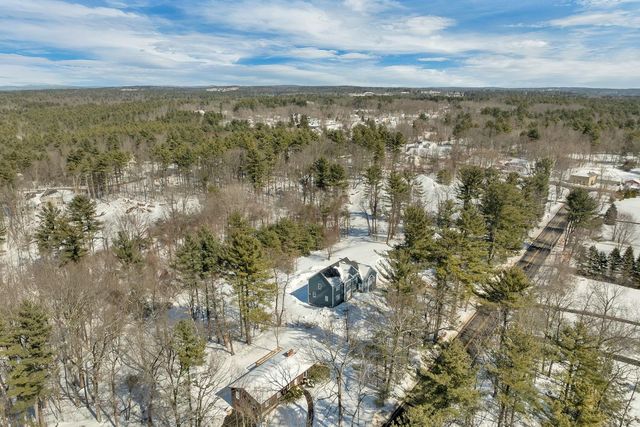 8 Wiley Hill Road, Londonderry, NH 03053