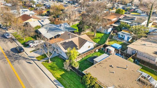 1704 1704 East St, Tracy, CA 95376
