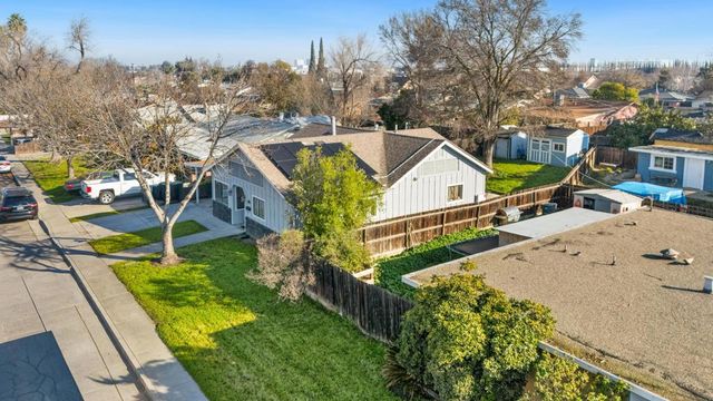 1704 1704 East St, Tracy, CA 95376