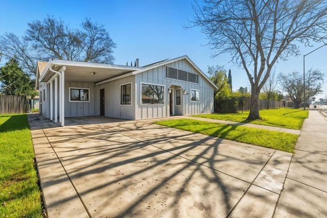 1704 1704 East St, Tracy, CA 95376