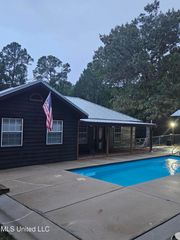 110 Olie Walker Road, Perkinston, MS 39573