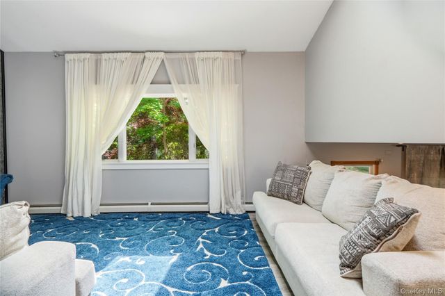 31 Artist Lake Boulevard, Middle Island, NY 11953