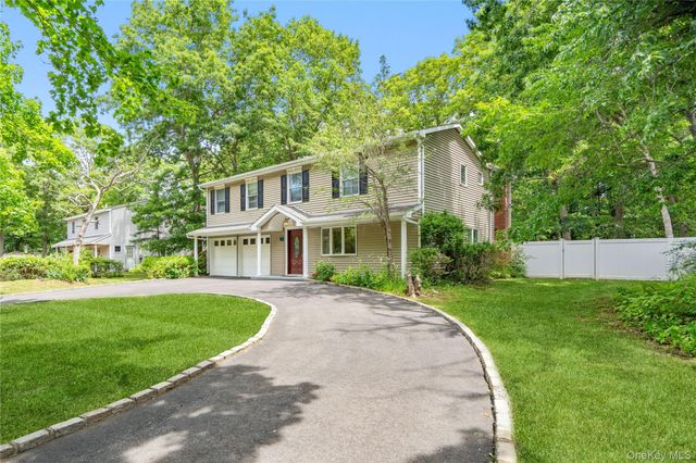 31 Artist Lake Boulevard, Middle Island, NY 11953