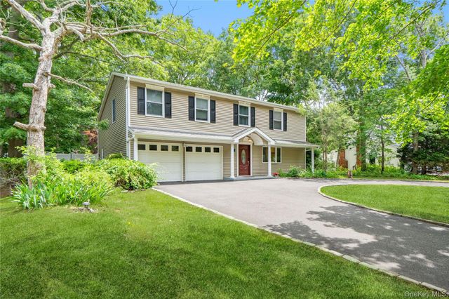 31 Artist Lake Boulevard, Middle Island, NY 11953