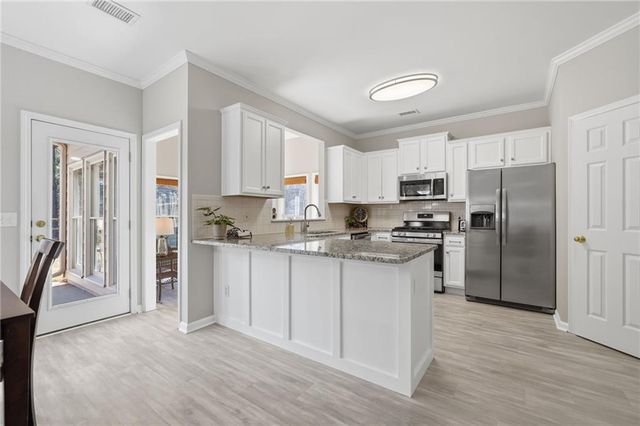 914 BridgeMill Avenue, Canton, GA 30114