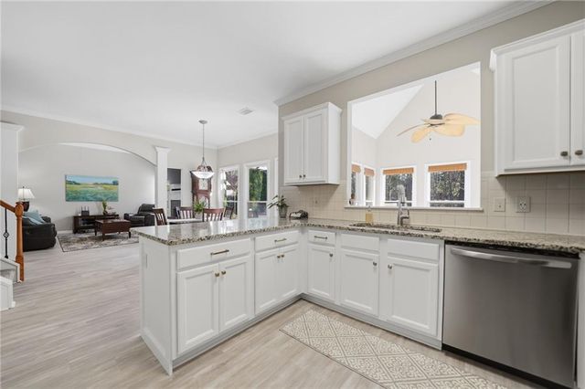 914 BridgeMill Avenue, Canton, GA 30114