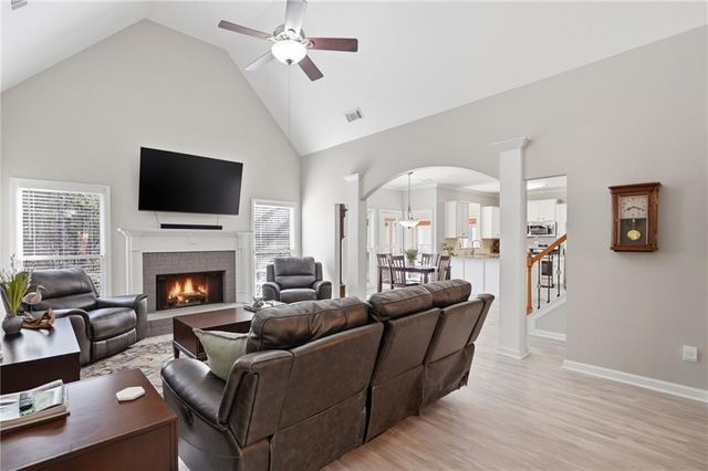 914 BridgeMill Avenue, Canton, GA 30114