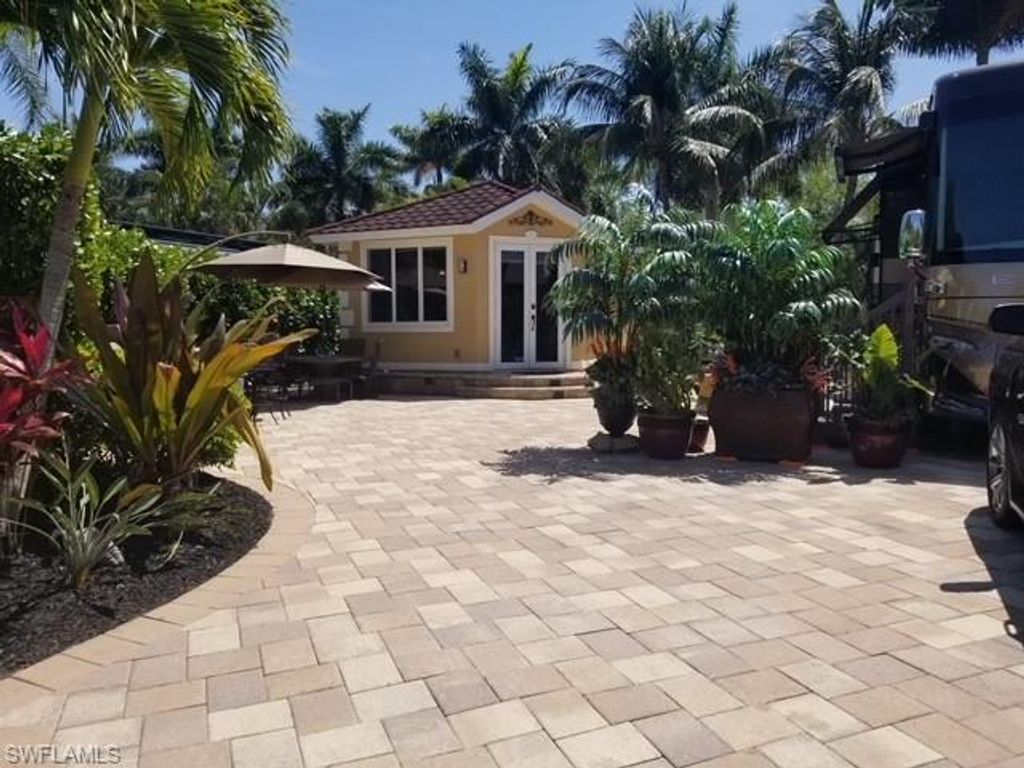 4400 Southern Breeze DR, NAPLES, FL 34114 — photo 2