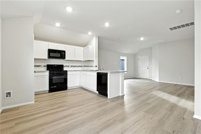 455 Rock Creek Drive, Tonganoxie, KS 66086