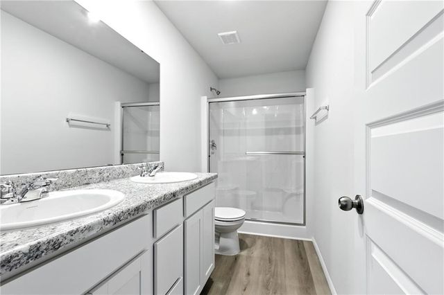 455 Rock Creek Drive, Tonganoxie, KS 66086