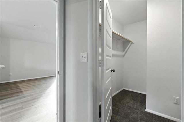 455 Rock Creek Drive, Tonganoxie, KS 66086