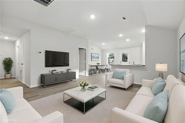 455 Rock Creek Drive, Tonganoxie, KS 66086