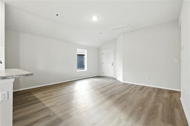 455 Rock Creek Drive, Tonganoxie, KS 66086