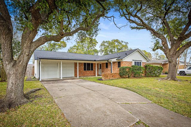 10319 Old Orchard Road, La Porte, TX 77571
