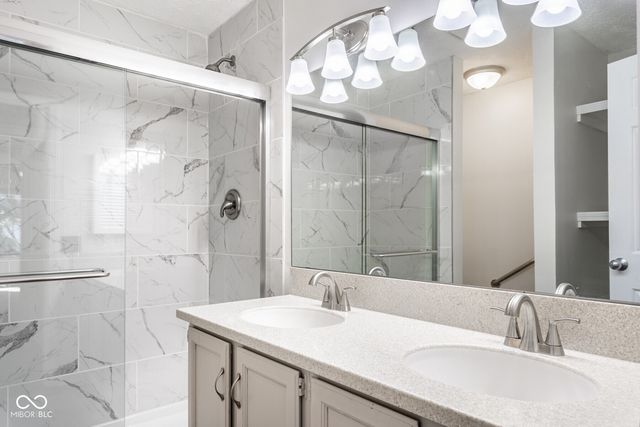 9350 Golden Leaf Way, Indianapolis, IN 46260