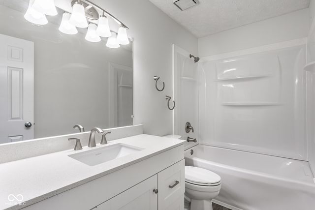 9350 Golden Leaf Way, Indianapolis, IN 46260