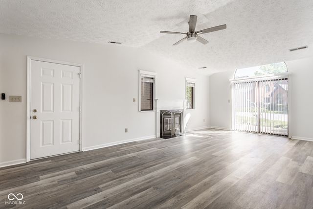 9350 Golden Leaf Way, Indianapolis, IN 46260
