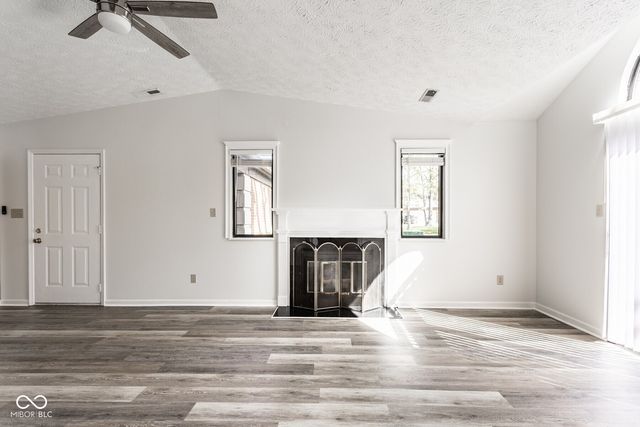 9350 Golden Leaf Way, Indianapolis, IN 46260