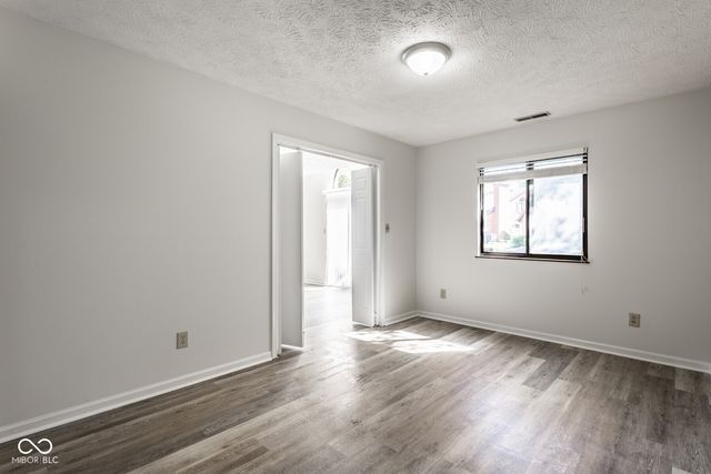 9350 Golden Leaf Way, Indianapolis, IN 46260
