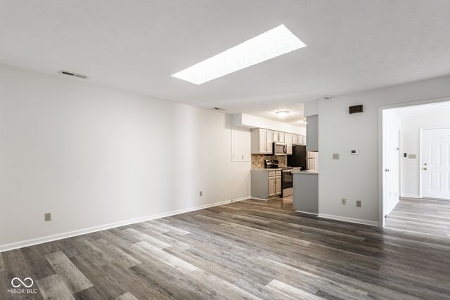9350 Golden Leaf Way, Indianapolis, IN 46260