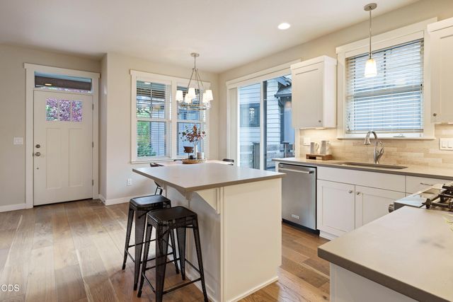 19737 SW River Camp Lane, Bend, OR 97702