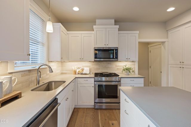 19737 SW River Camp Lane, Bend, OR 97702
