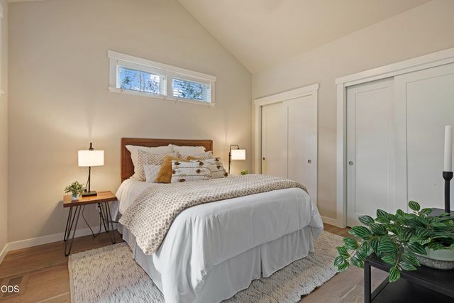 19737 SW River Camp Lane, Bend, OR 97702