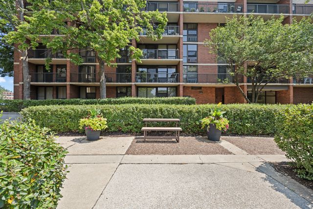 2901 S Michigan Avenue 405, Chicago, IL 60616