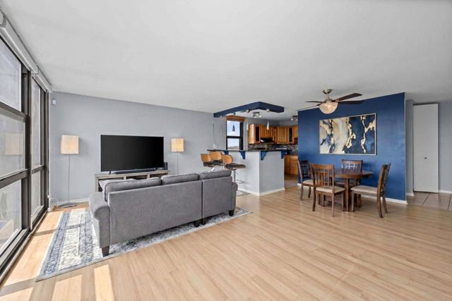 2901 S Michigan Avenue 405, Chicago, IL 60616