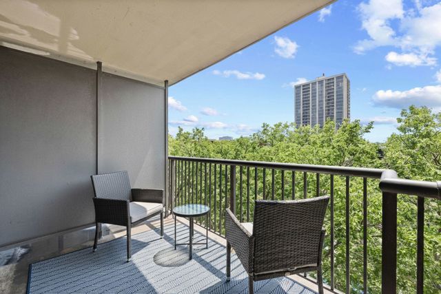2901 S Michigan Avenue 405, Chicago, IL 60616