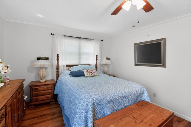 906 Riverside Cir, Celina, TN 38551