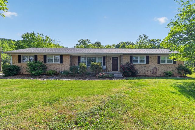 906 Riverside Cir, Celina, TN 38551