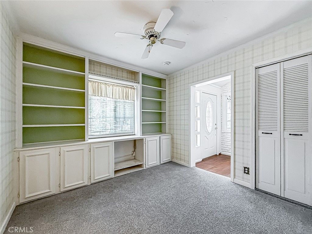 Image 36 of property listing at 8809 Oak Park Avenue, Sherwood Forest, CA 91325
