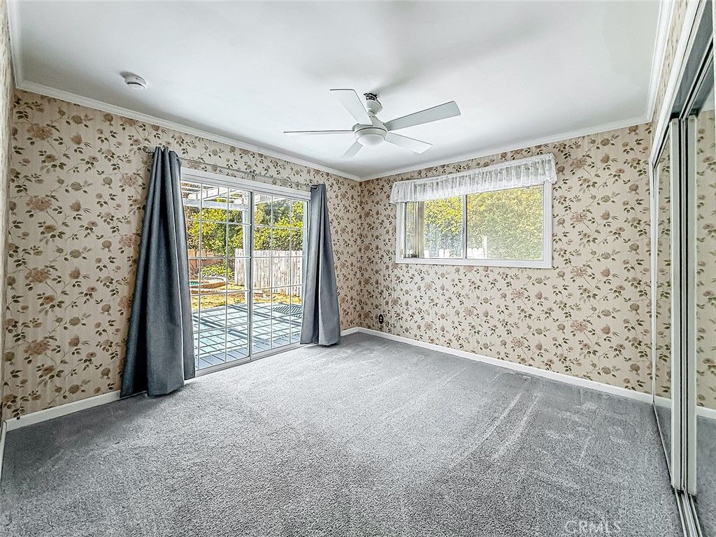 Image 43 of property listing at 8809 Oak Park Avenue, Sherwood Forest, CA 91325