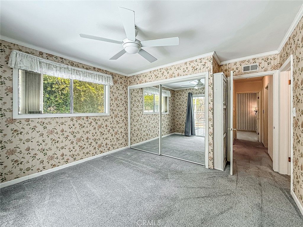 Image 45 of property listing at 8809 Oak Park Avenue, Sherwood Forest, CA 91325