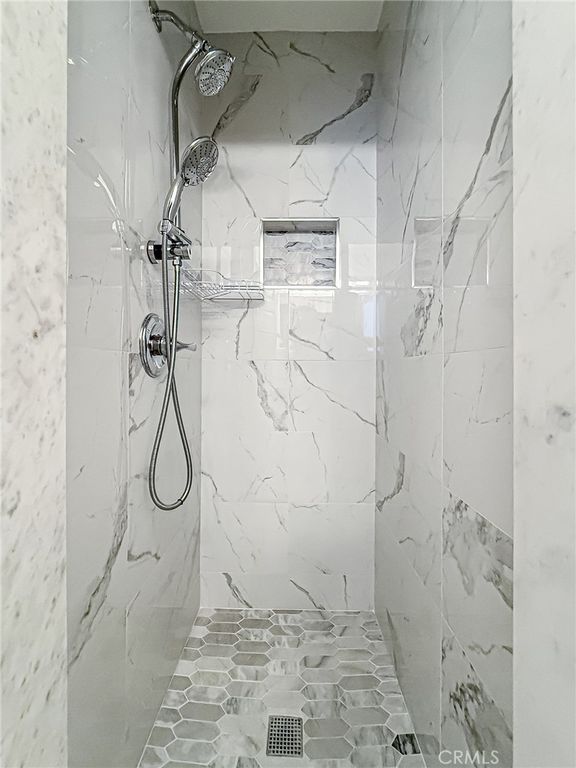Image 47 of property listing at 8809 Oak Park Avenue, Sherwood Forest, CA 91325
