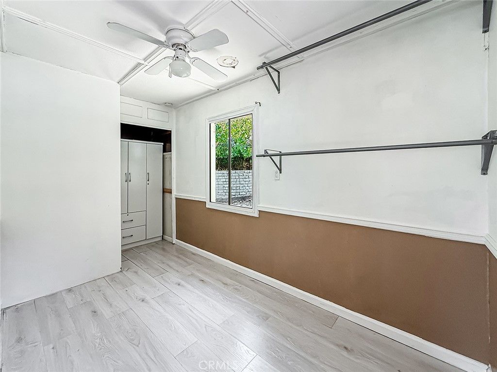 Image 74 of property listing at 8809 Oak Park Avenue, Sherwood Forest, CA 91325